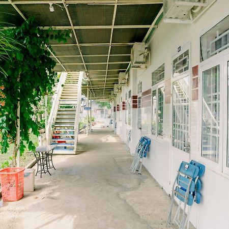 Phuong Tu Hostel Xuyen Moc Bagian luar foto