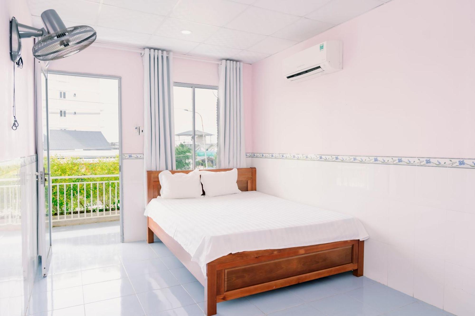 Phuong Tu Hostel Xuyen Moc Bagian luar foto