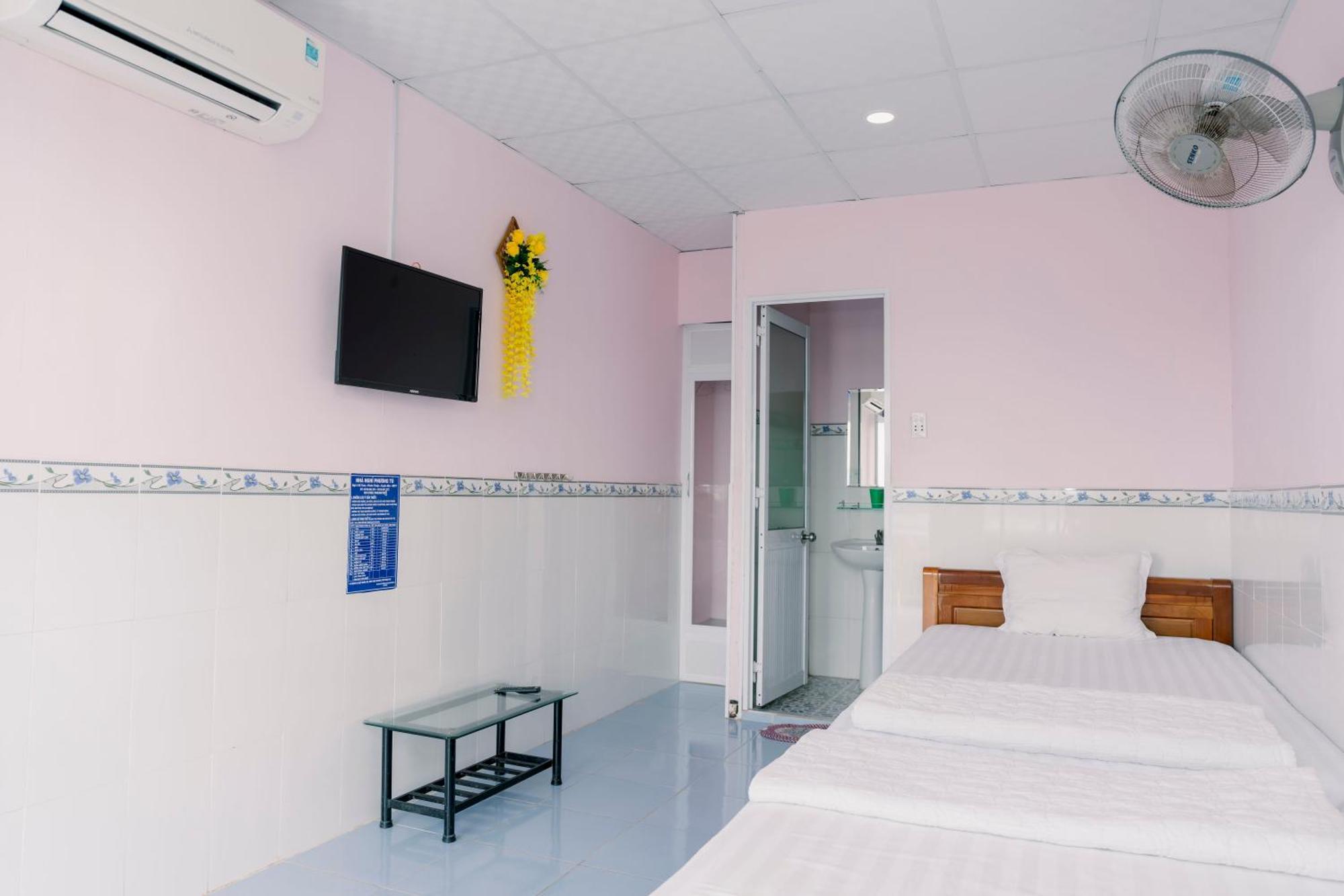 Phuong Tu Hostel Xuyen Moc Bagian luar foto